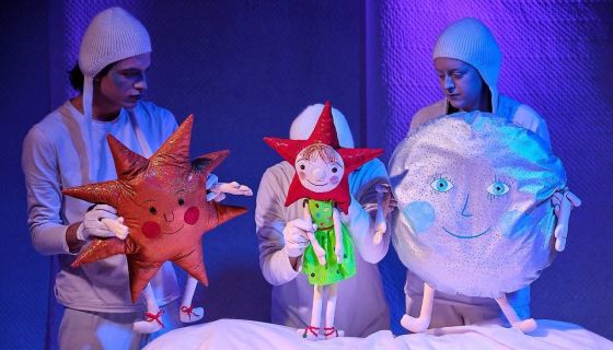 Спектакль «Как ёлочка пингвинёнка искала»