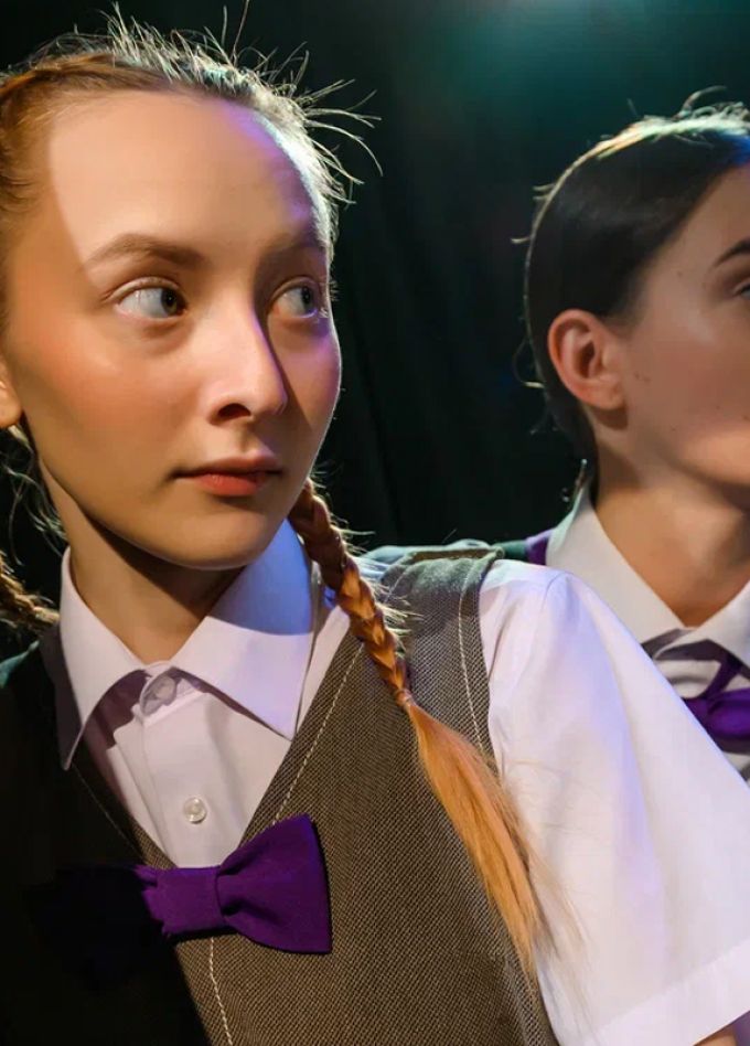 Меня удочерила Горилла