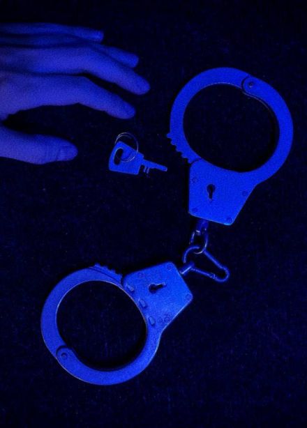 Ночь. Театр. Детектив