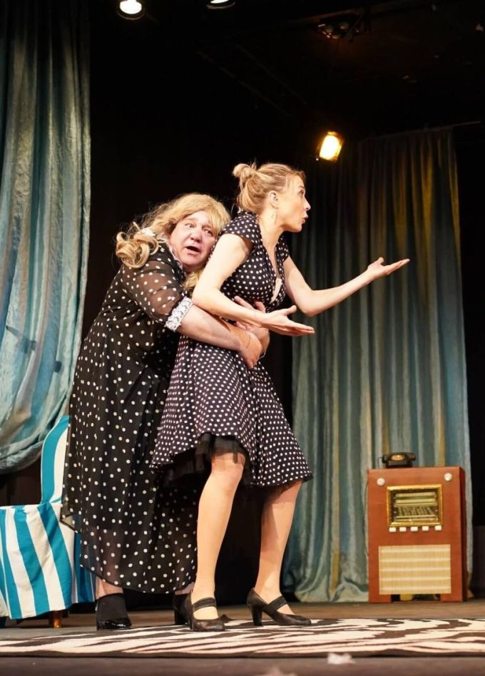 Спектакль «Примадонны»