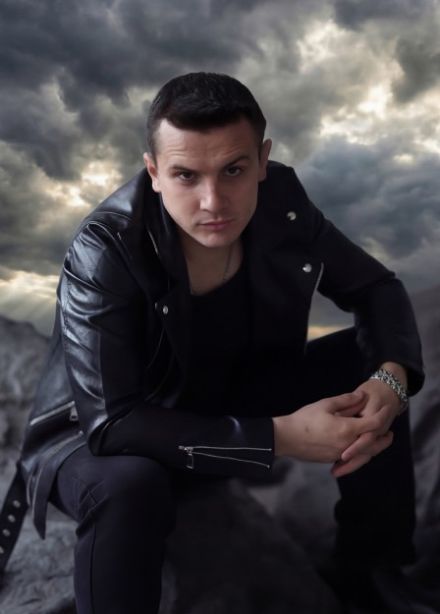NЮ. Юрий Николаенко