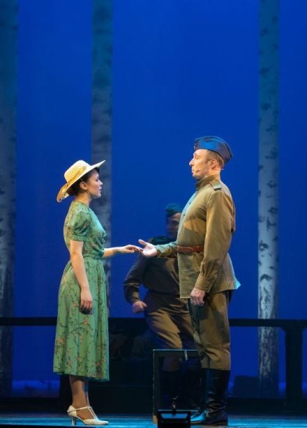 Спектакль «Фронтовой театр»